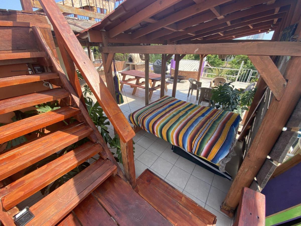 Wandering Monkey Guesthouse 마사틀란 외부 사진